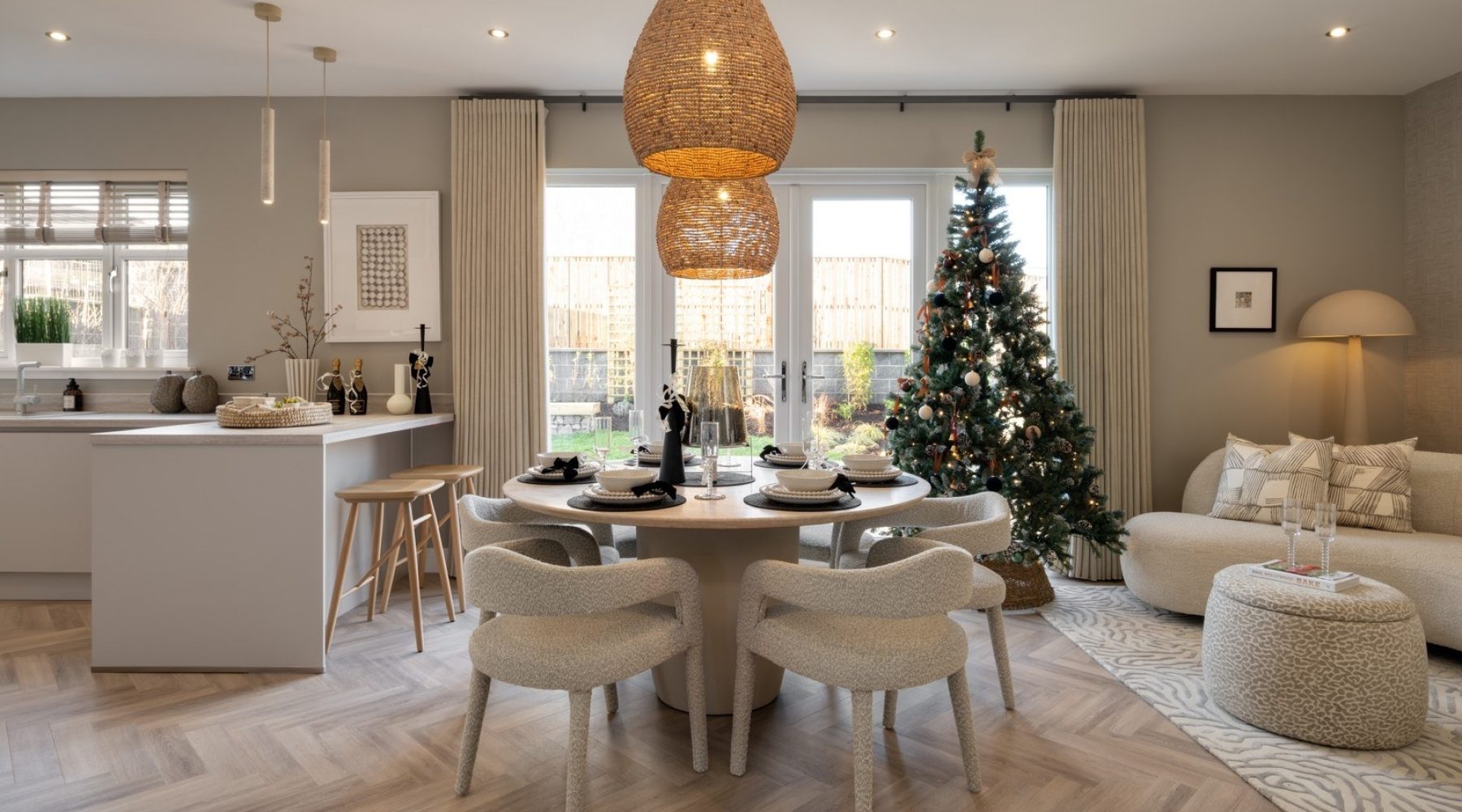 Vb5600472 CALA N Plot 201 Inverurie Garvie Dining with tree 1600x1067 1